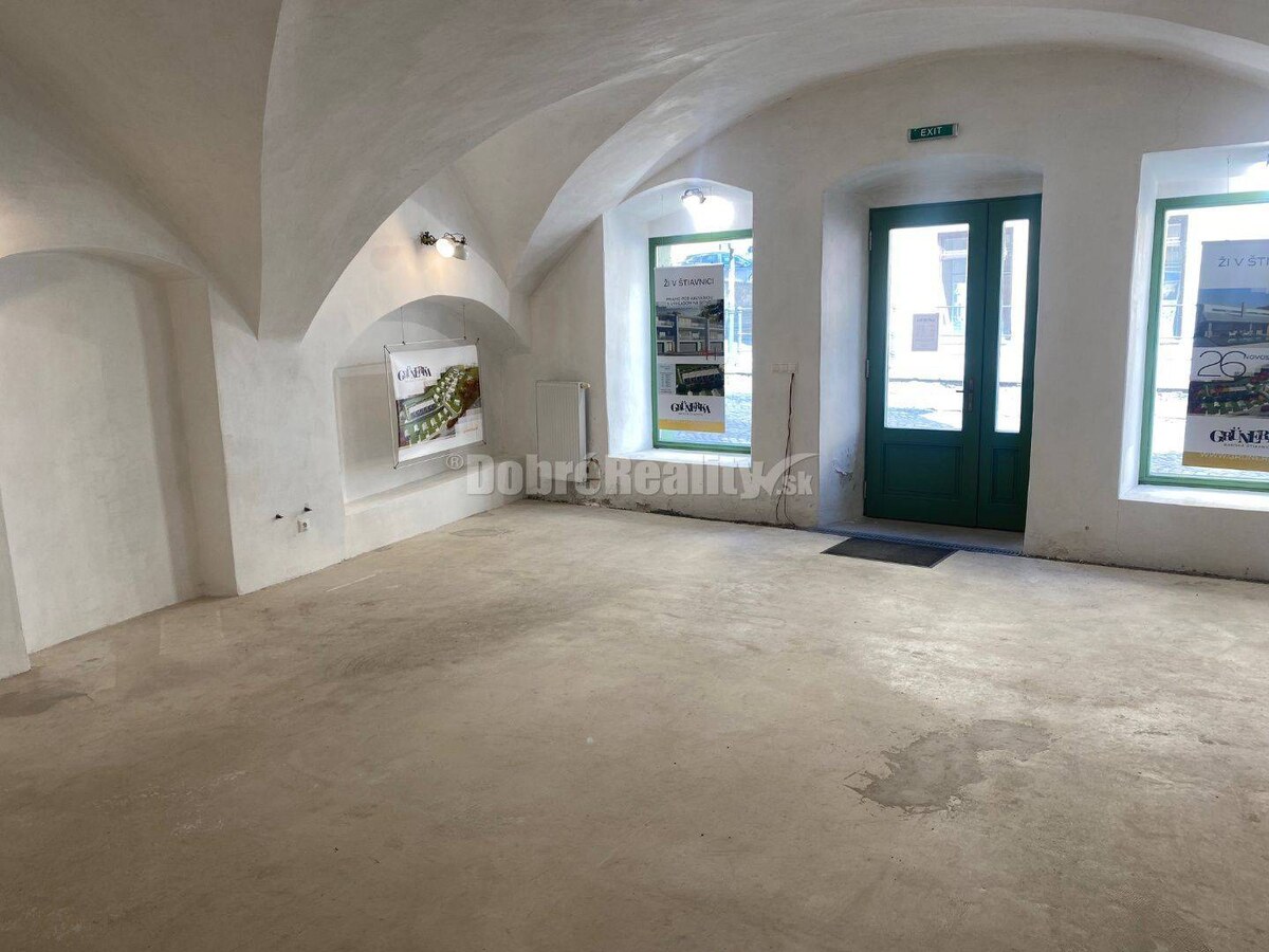 Na prenájom obchodný priestor v historickom centre mesta Banská Štiavn — foto 2