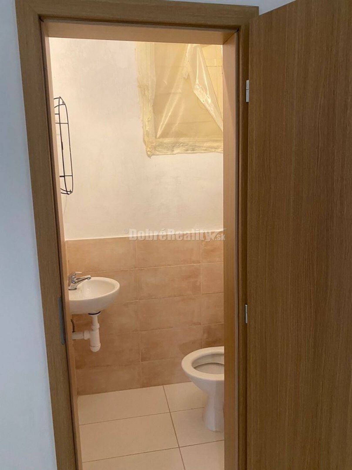 Na prenájom obchodný priestor v historickom centre mesta Banská Štiavn — foto 8