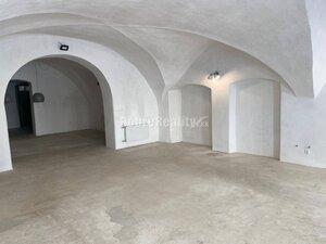 Na prenájom obchodný priestor v historickom centre mesta Banská Štiavn — foto 1