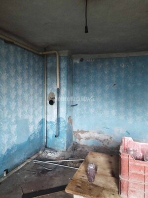 Starší rodinný dom v obci Vlčany , vhodný na kompletnú rekonštrukciu — foto 7