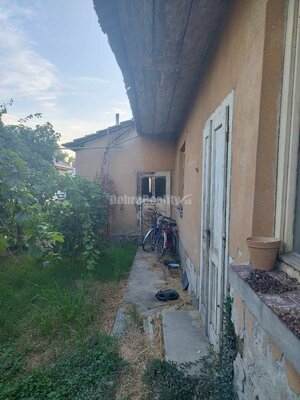 Starší rodinný dom v obci Vlčany , vhodný na kompletnú rekonštrukciu — foto 9
