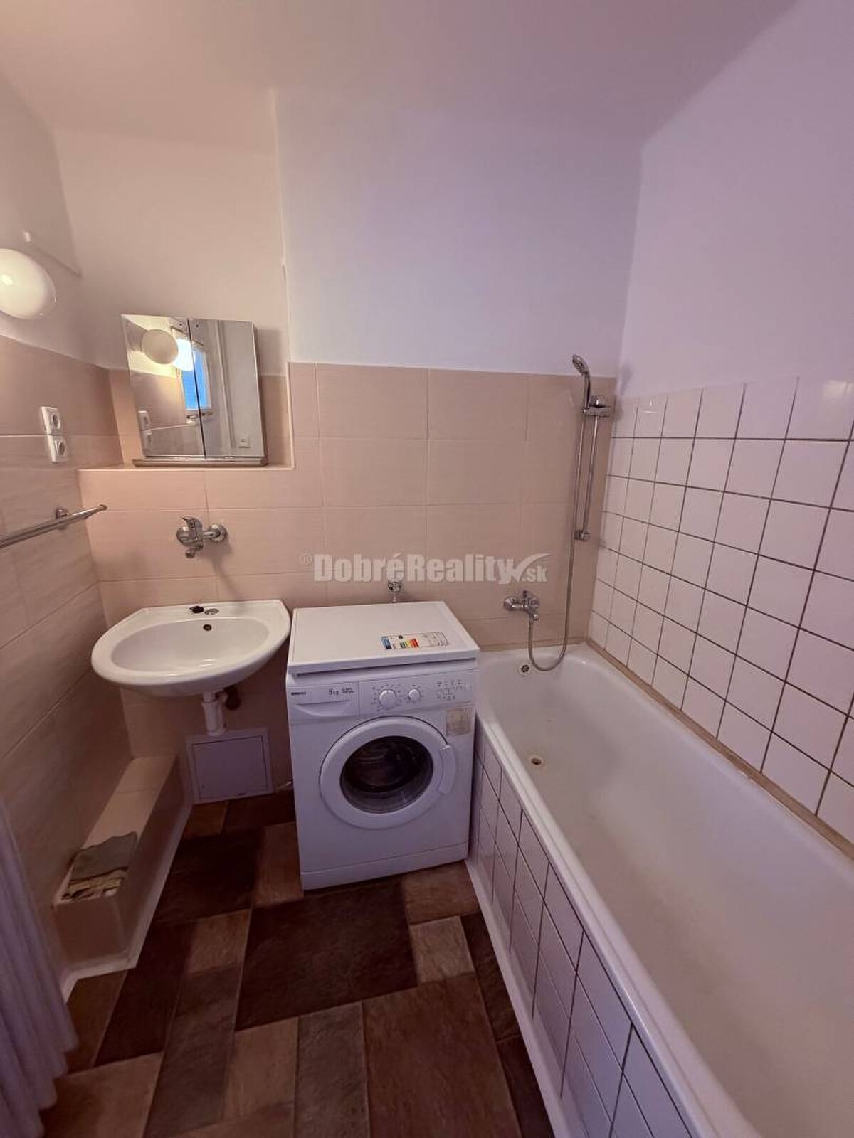 Na prenájom  pekný 2 izbový byt . — foto 6
