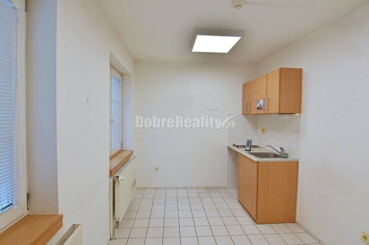 DOBRÉ REALITY - Prevádzkové a administratívne priestory na prenájom na — foto 3