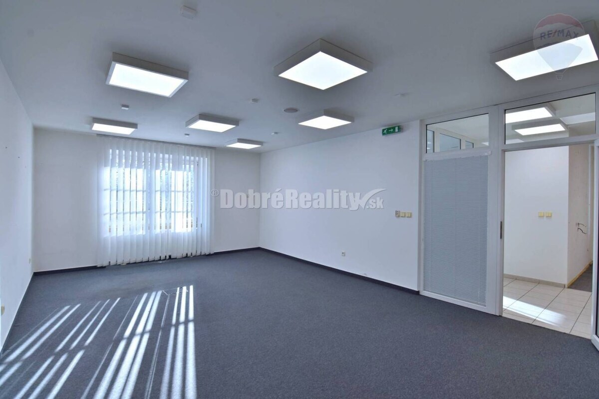 DOBRÉ REALITY - Prevádzkové a obchodné priestory, Námestie Prievidza — foto 9