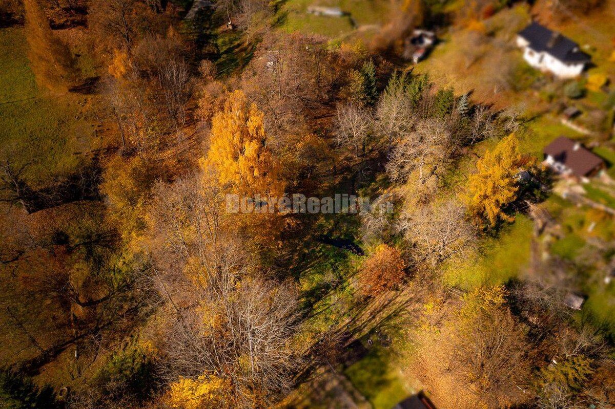 Tajuplná záhrada s jazierkom a banským potôčikom, 1927 m2, Špania Doli — foto 6