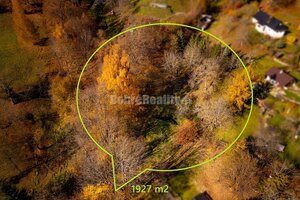 Tajuplná záhrada s jazierkom a banským potôčikom, 1927 m2, Špania Doli — foto 3