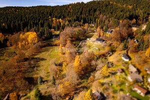 Tajuplná záhrada s jazierkom a banským potôčikom, 1927 m2, Špania Doli — foto 8