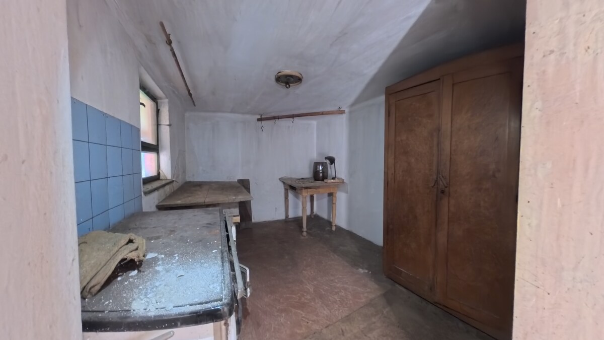 Dobré Reality ponúkajú rodinný dom s hospodárskymi budovami — foto 12