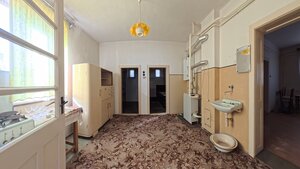 Dobré Reality ponúkajú rodinný dom s hospodárskymi budovami — foto 5