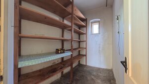 Dobré Reality ponúkajú rodinný dom s hospodárskymi budovami — foto 7