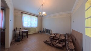 Dobré Reality ponúkajú rodinný dom s hospodárskymi budovami — foto 9
