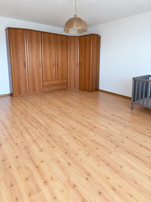2-IZBOVÝ BYT S BALKÓNOM A VÝŤAHOM V KOMÁRNE – KOŠICKÁ ULICA — foto 3