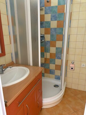 2-IZBOVÝ BYT S BALKÓNOM A VÝŤAHOM V KOMÁRNE – KOŠICKÁ ULICA — foto 7