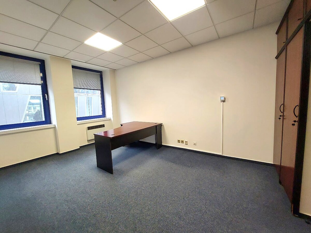 PRENÁJOM: KANCELÁRSKY PRIESTOR V CENTRE BANSKEJ BYSTRICE — foto 3