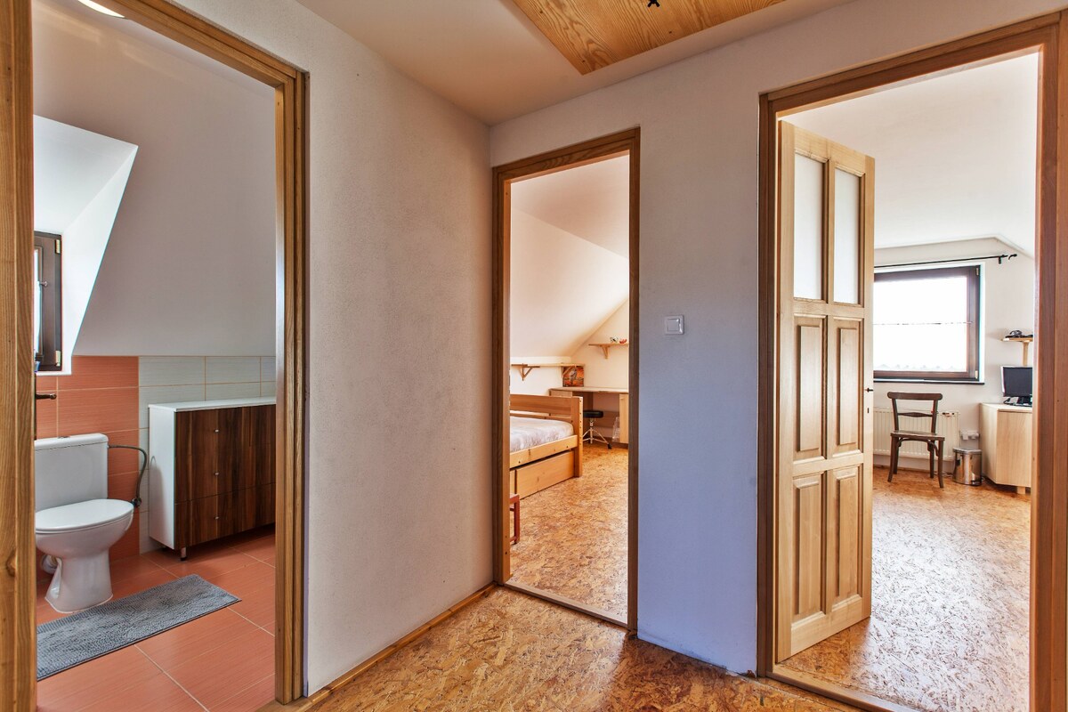 Rodinný dom v horách, 2 samostatné obytné časti, 252 m2, Horná Lehota — foto 11
