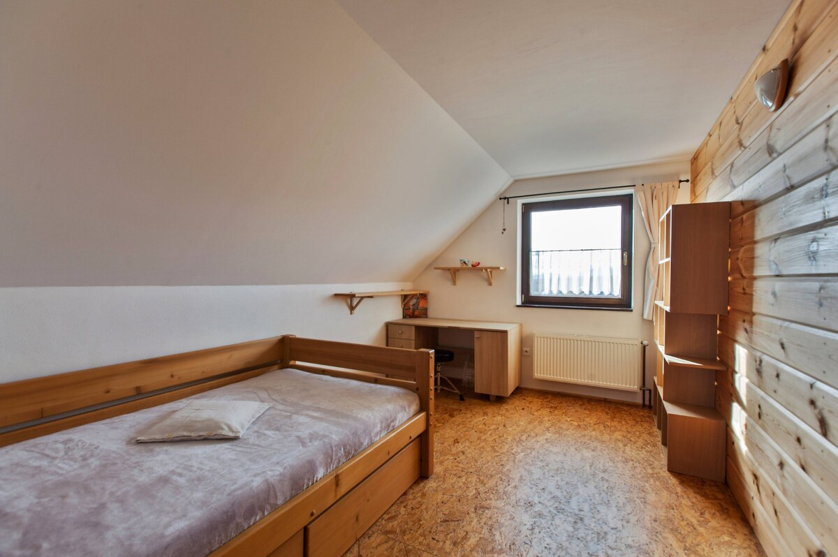 Rodinný dom v horách, 2 samostatné obytné časti, 252 m2, Horná Lehota — foto 14