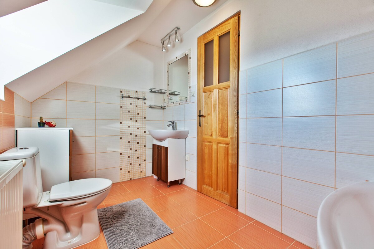 Rodinný dom v horách, 2 samostatné obytné časti, 252 m2, Horná Lehota — foto 16