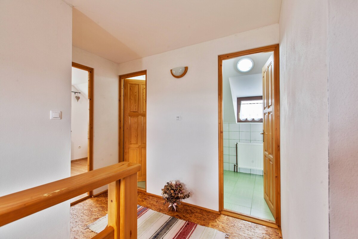 Rodinný dom v horách, 2 samostatné obytné časti, 252 m2, Horná Lehota — foto 27
