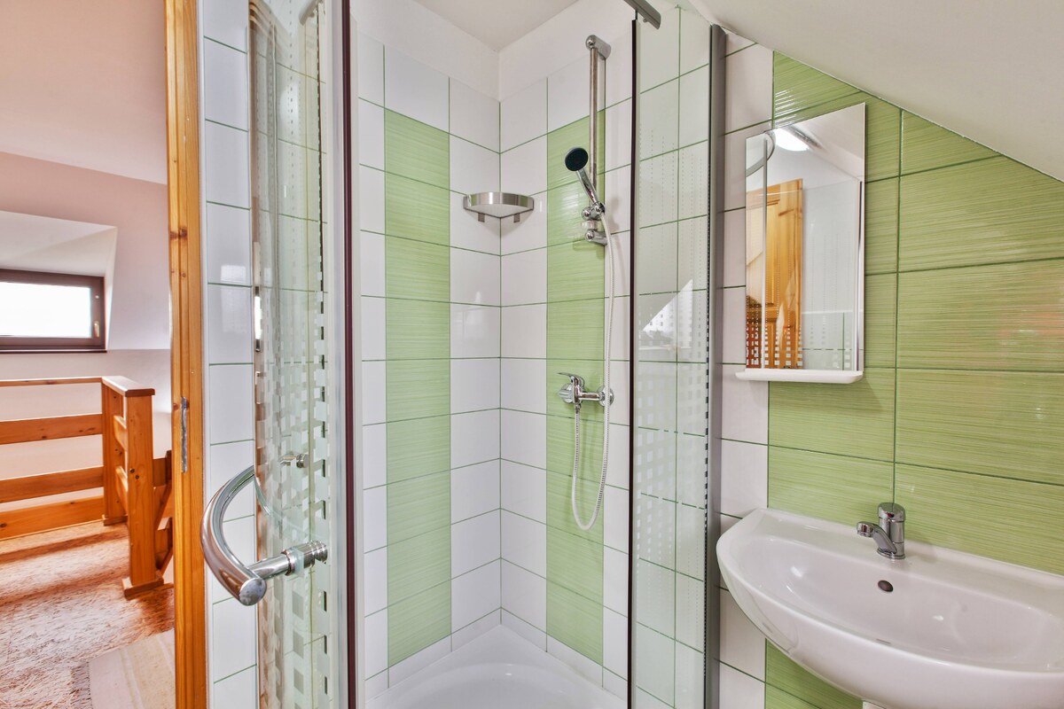 Rodinný dom v horách, 2 samostatné obytné časti, 252 m2, Horná Lehota — foto 28