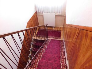Priestranný a zateplený 5-izbový rodinný dom vo Dvoroch nad Žitavou. — foto 16