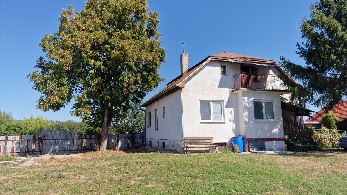 Rodinný dom s veľkorysým pozemkom (2 851 m²) – Trebišov,