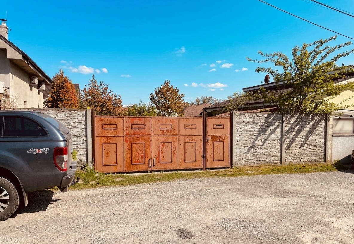 Stavebný pozemok so záhradným domčekom, Jablonové — foto 2