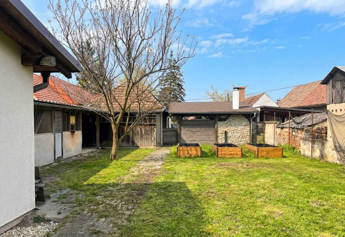 Stavebný pozemok so záhradným domčekom, Jablonové — foto 5