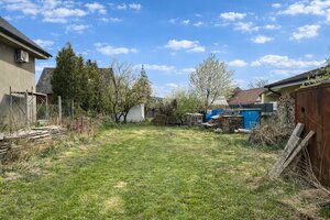 Stavebný pozemok so záhradným domčekom, Jablonové — foto 1