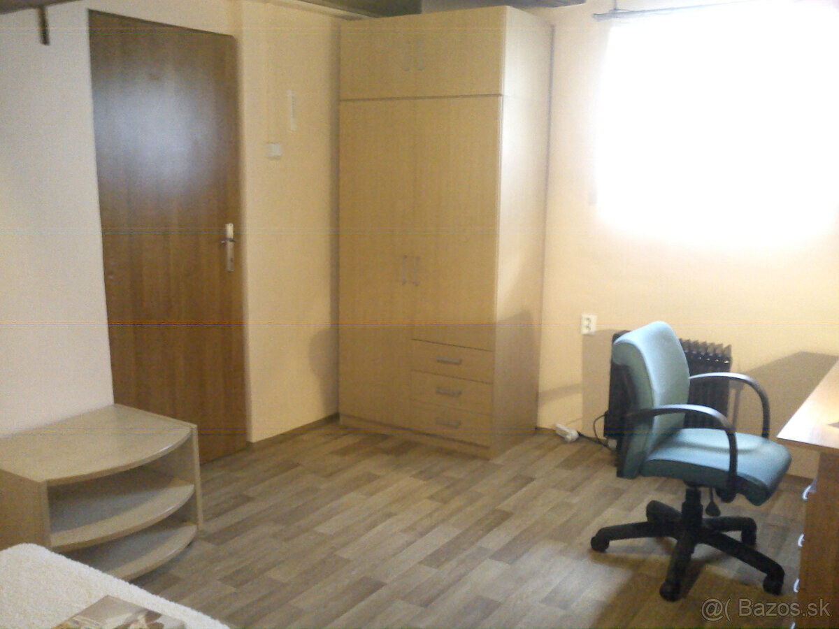 Na predaj - 2 izbový rodinný dom - Vysoká pri Morave — foto 15