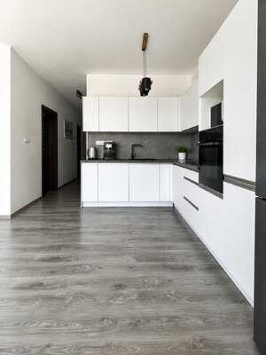 Komfortný  3-izb byt so záhradou,2x parkovacím státím v Kostolišti, MA — foto 6