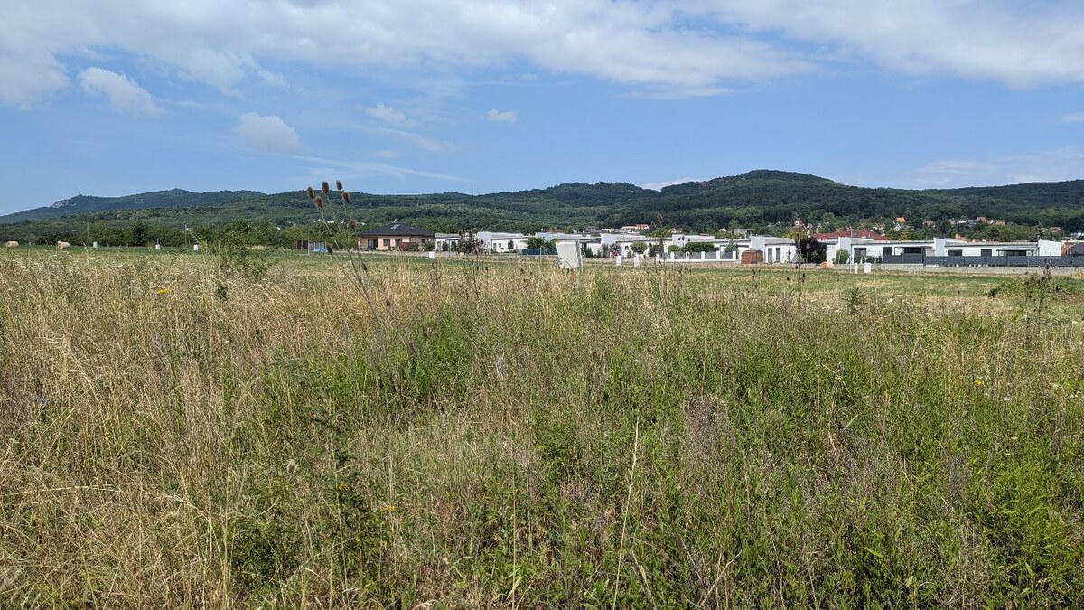 Stavebný pozemok 663 m2 v obci Štitáre s pekným výhľadom na Žibricu — foto 3