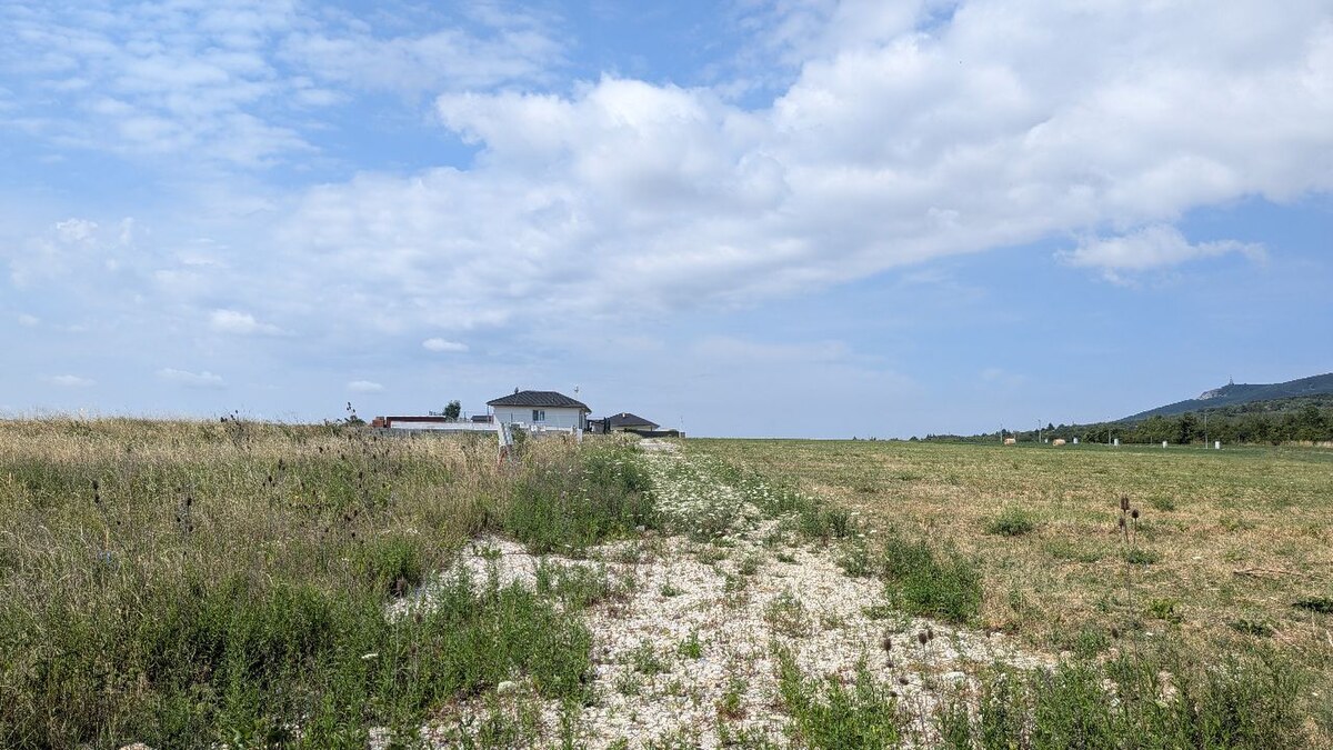 Stavebný pozemok 663 m2 v obci Štitáre s pekným výhľadom na Žibricu — foto 6