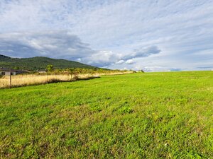 Stavebný pozemok 673 m2 v Štitároch s výhľadom na Zobor i Žibricu — foto 3