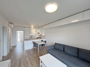 Rodinný dom v obci Láb, kľudná slepá ulica — foto 1