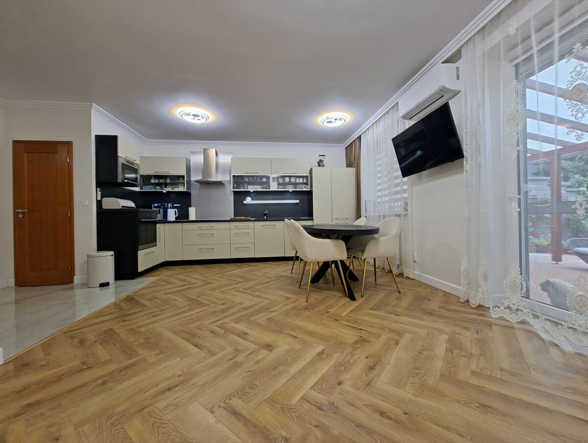 S garážovým státím a záhradkou 3 izbový byt na ul. Široká v Bratislave — foto 2