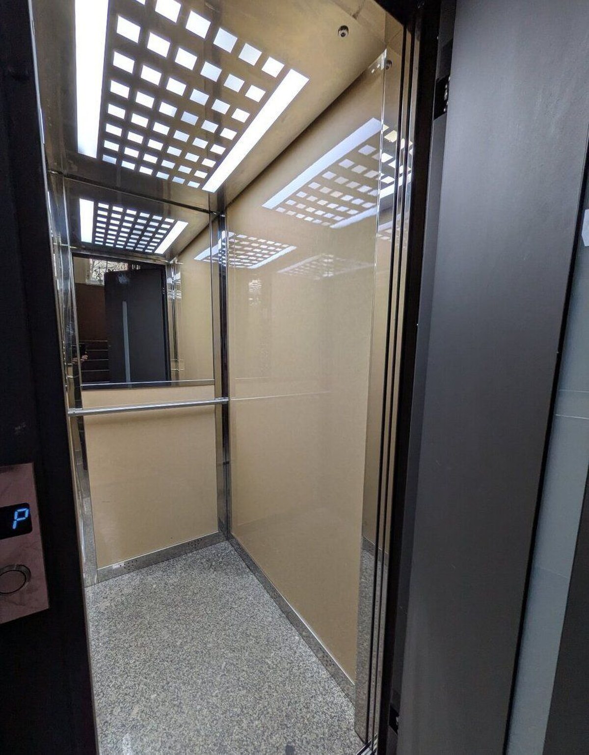 4 izbový prerobený na 2 samostatné byt. jednotky, Wolkrova — foto 20