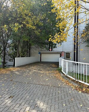PREDAJ - Garáž na ulici Medveďovej v Petržalke — foto 1