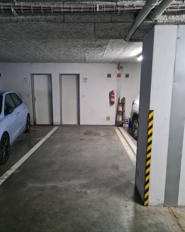PREDAJ - Garážové státie na  Horskej ulici