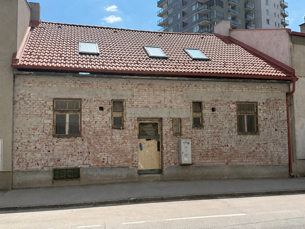 VÝNIMOČNÁ PRÍLEŽITOSŤ | RODINNÝ DOM S POTENCIÁLOM | KLINCOVÁ ULICA — foto 2