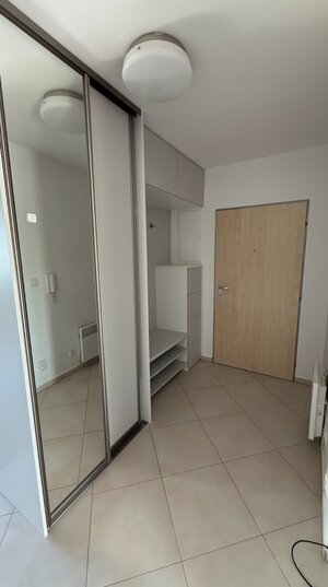 2- izbový byt na  Roľníckej ulici — foto 3