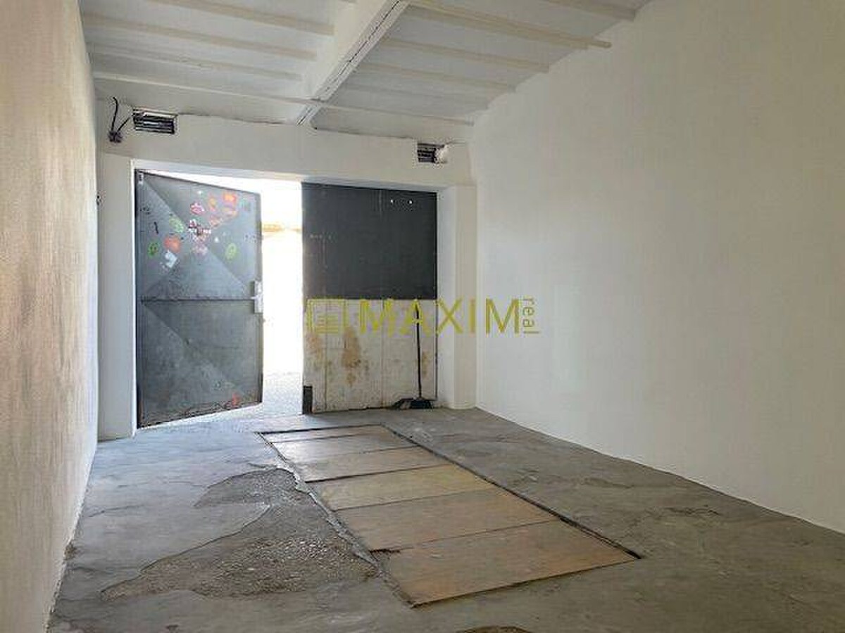 Garáž s nabíjaním pre elektromobil a montážnou jamou na Astronomickej — foto 3