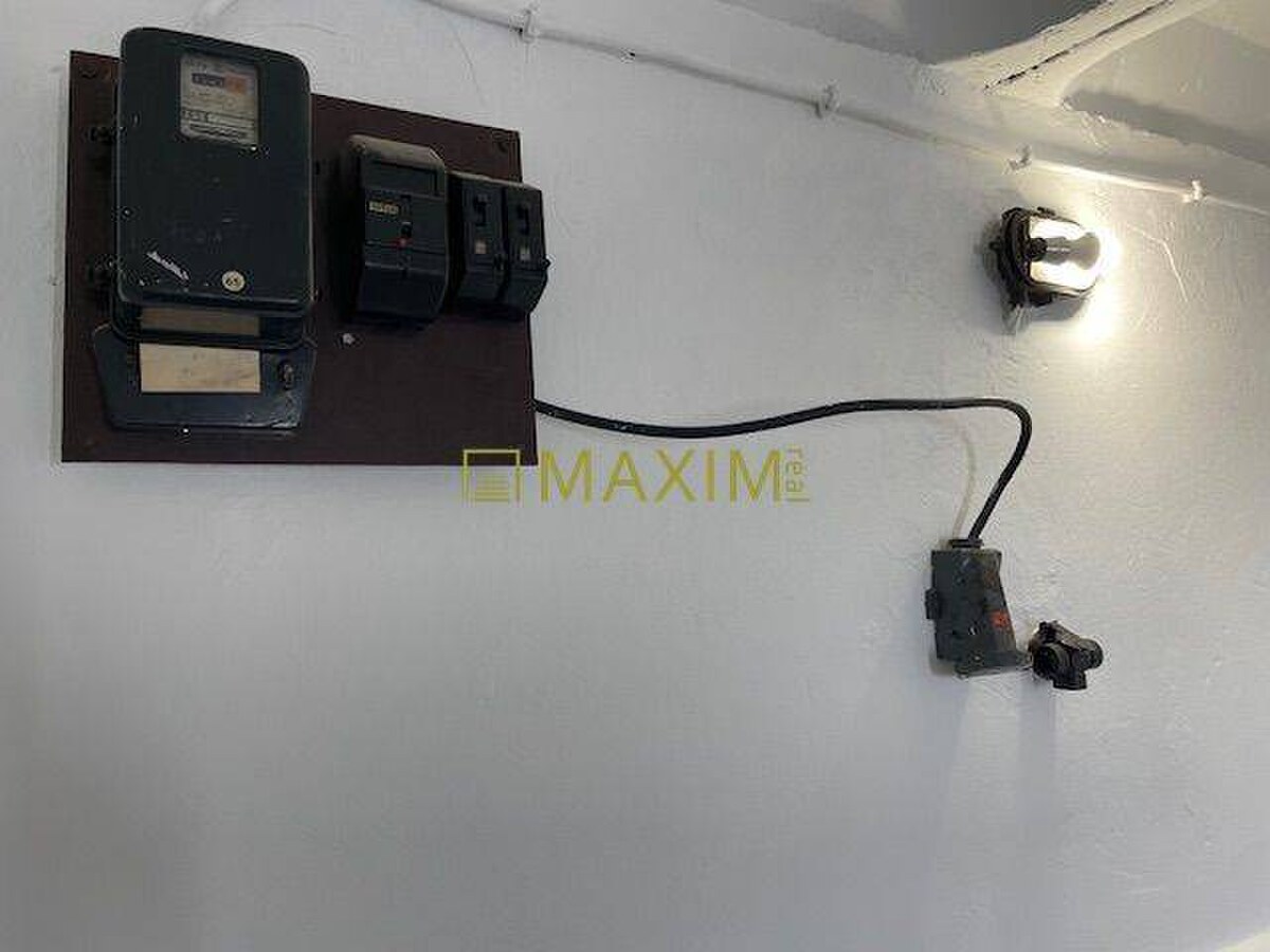 Garáž s nabíjaním pre elektromobil a montážnou jamou na Astronomickej — foto 4