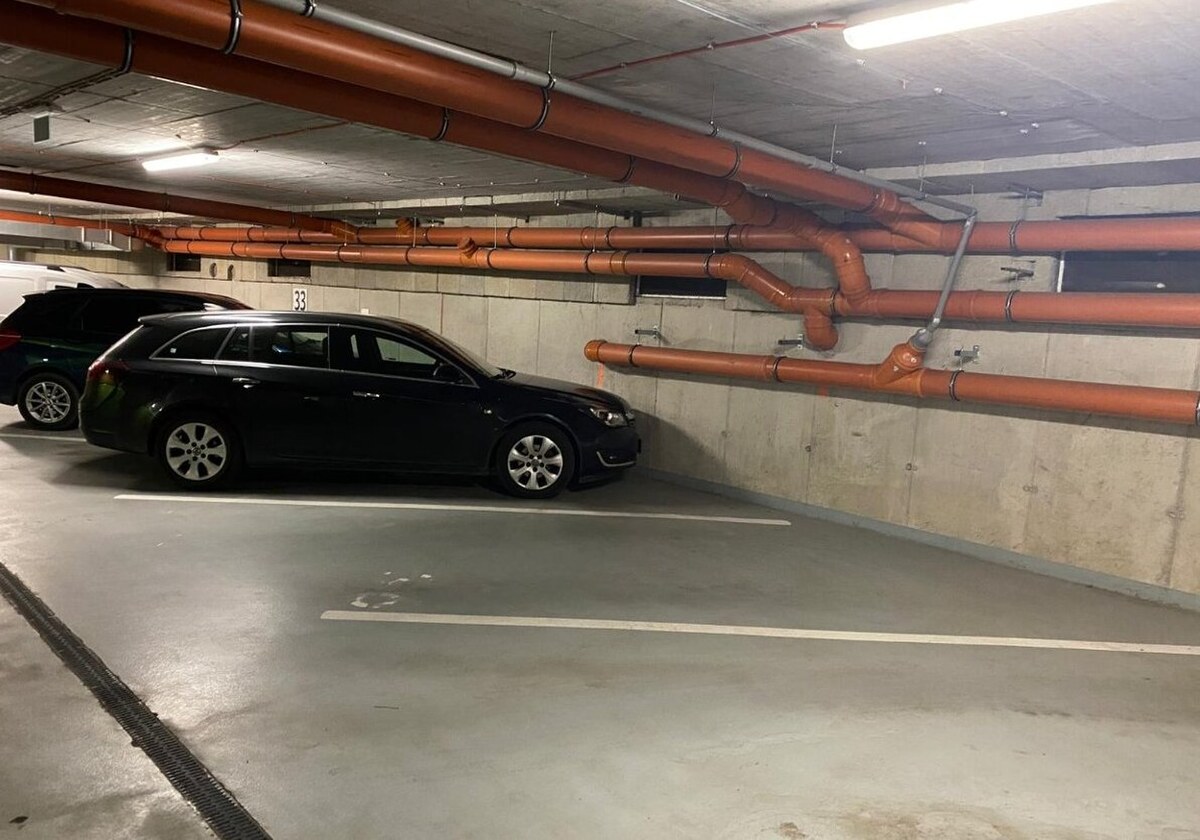 Garážové státie na ulici Údernícka