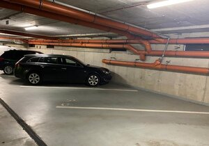 Garážové státie na ulici Údernícka — foto 1