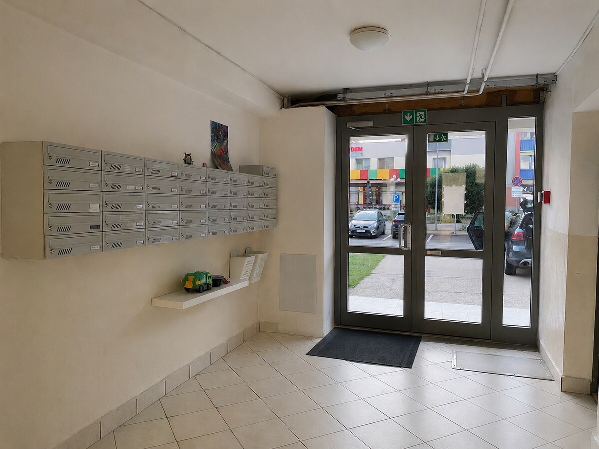 Pet friendly 3-izbový byt s klimatizáciou, loggiou na Nobelovej — foto 14