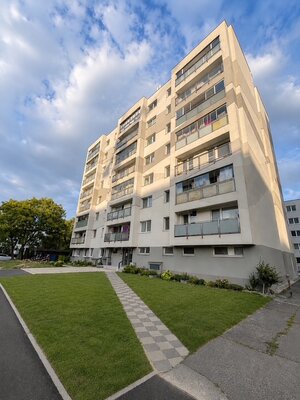 Pet friendly 3-izbový byt s klimatizáciou, loggiou na Nobelovej — foto 12