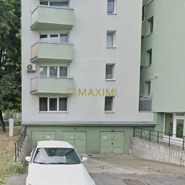 Samostatná garáž na ulici Ružová dolina v Bratislave