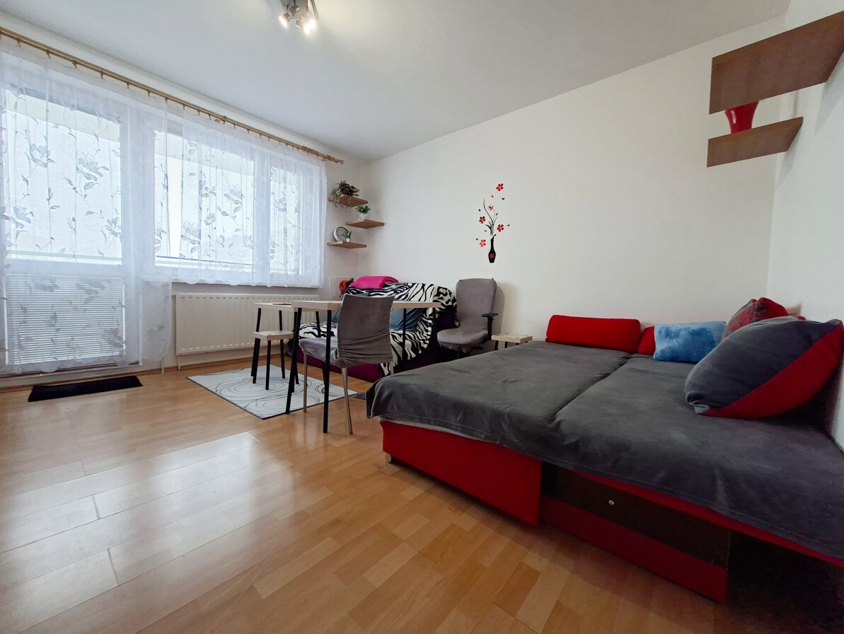 Zariadený 1 izbový byt na ulici Rovniankova v Bratislave — foto 4