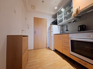 Zariadený 1 izbový byt na ulici Rovniankova v Bratislave — foto 3
