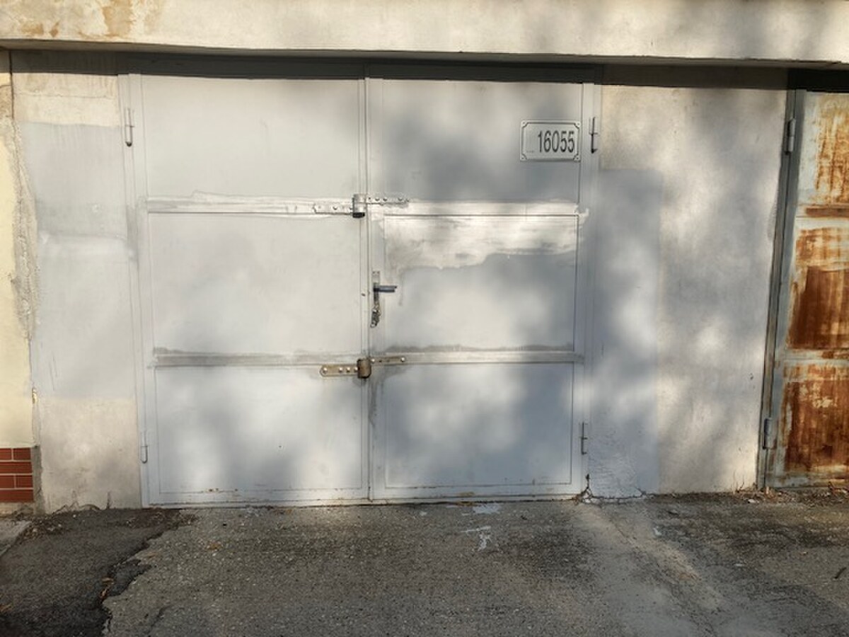 PREDAJ - Garáž s pozemkom na Teslovej ulici — foto 2